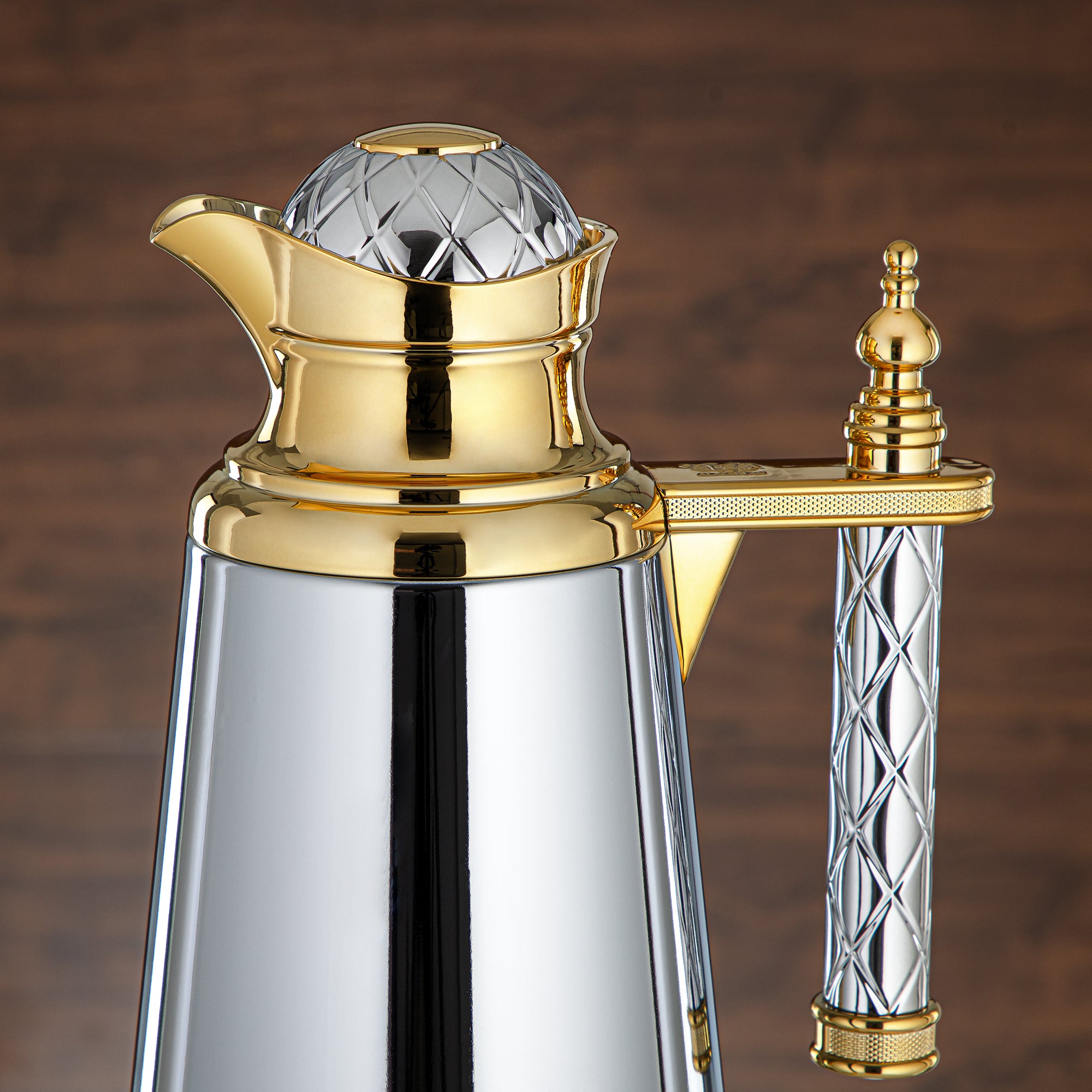 Almarjan Vacuum Flask Set, Push Button - 0.7L + 1L, Silver & Gold (CBY+CBZ-CEG) - Classic Vacuum Flasks