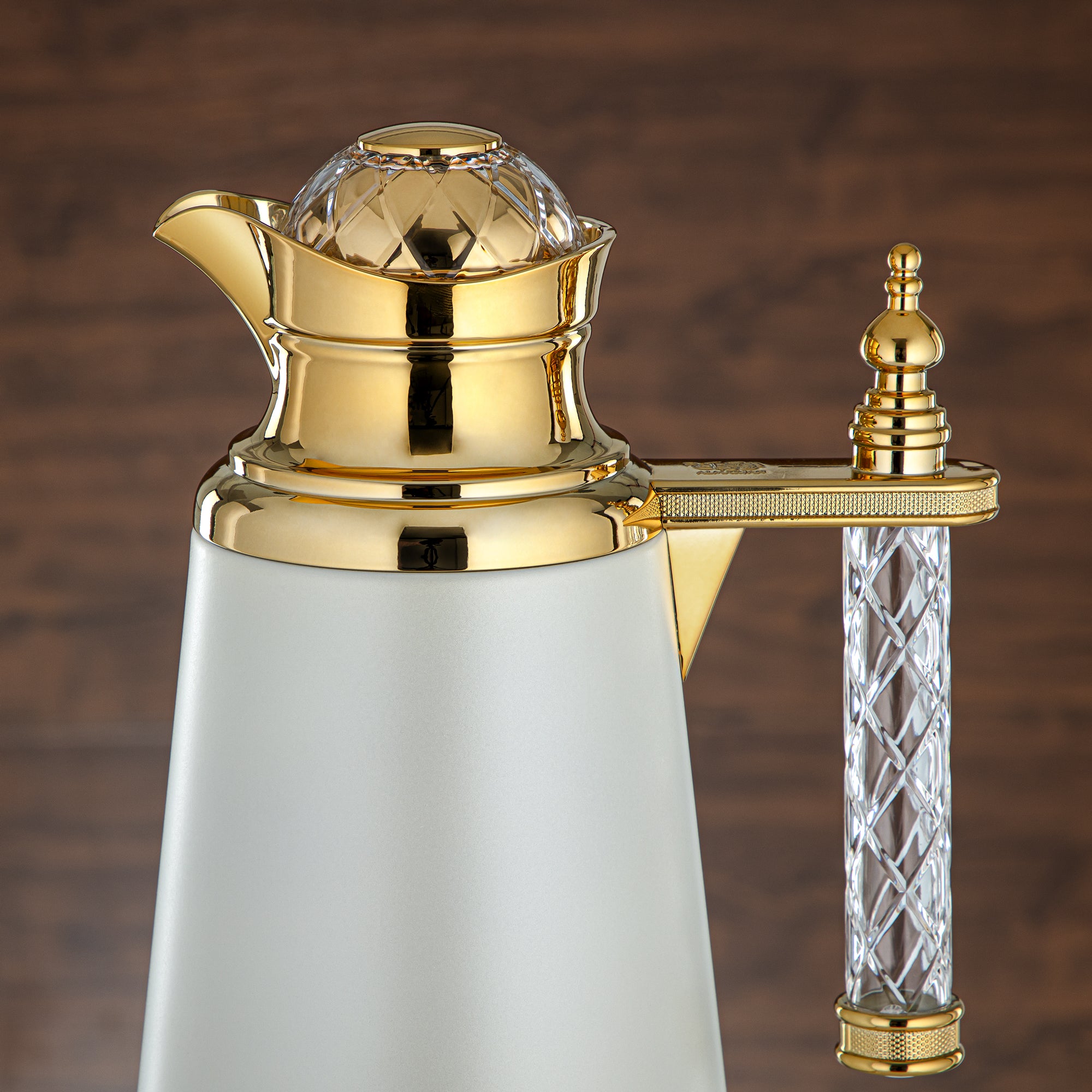 Almarjan Vacuum Flask Set, Push Button, Acrylic Handle - 0.7L + 1L, White & Gold (CBY+CBZ-WCG) - Classic Vacuum Flasks