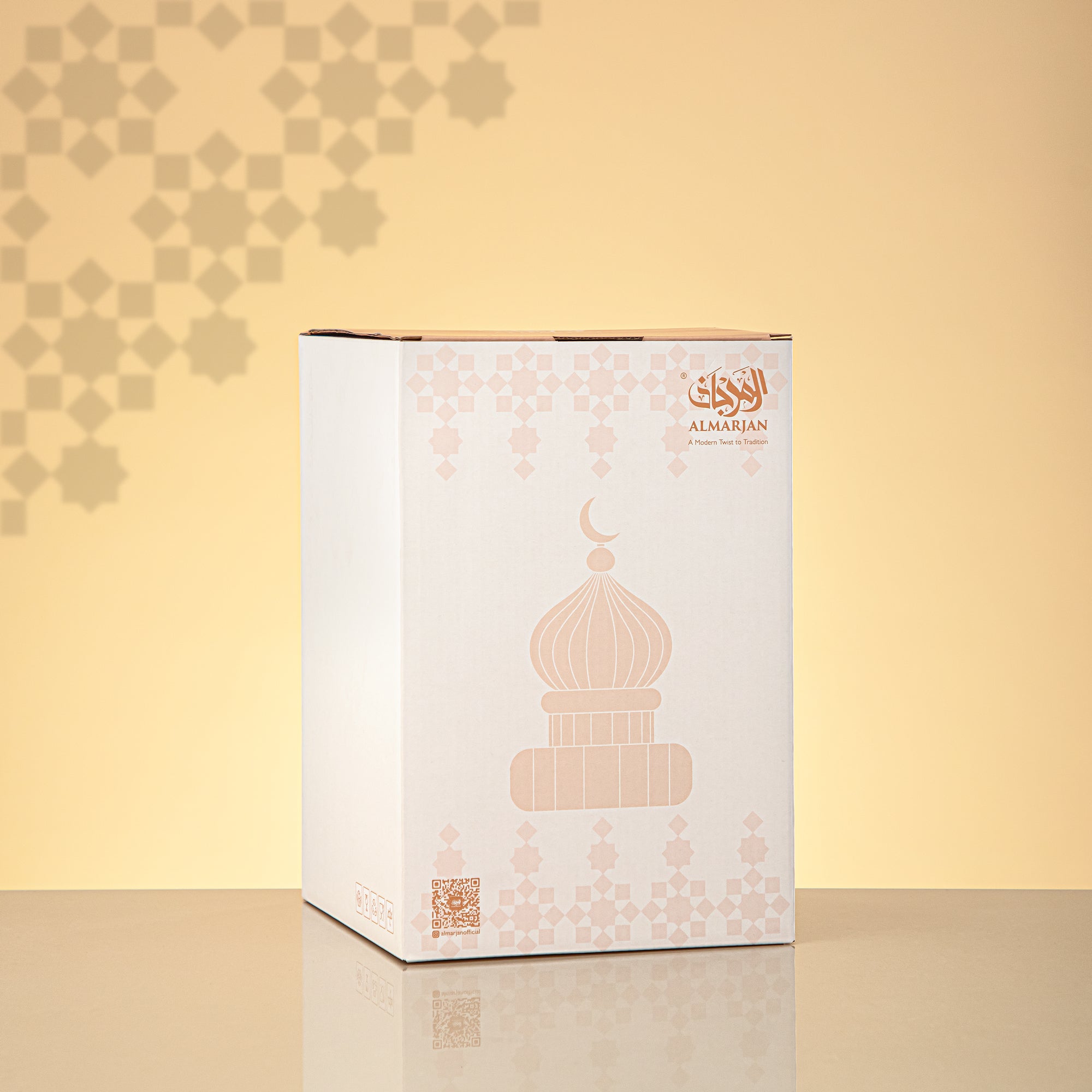 المرجان مئذنة زينة طاولة 23cm × 15cm أبيض مع خطوط ذهبية وهلال – Noor Al Layali