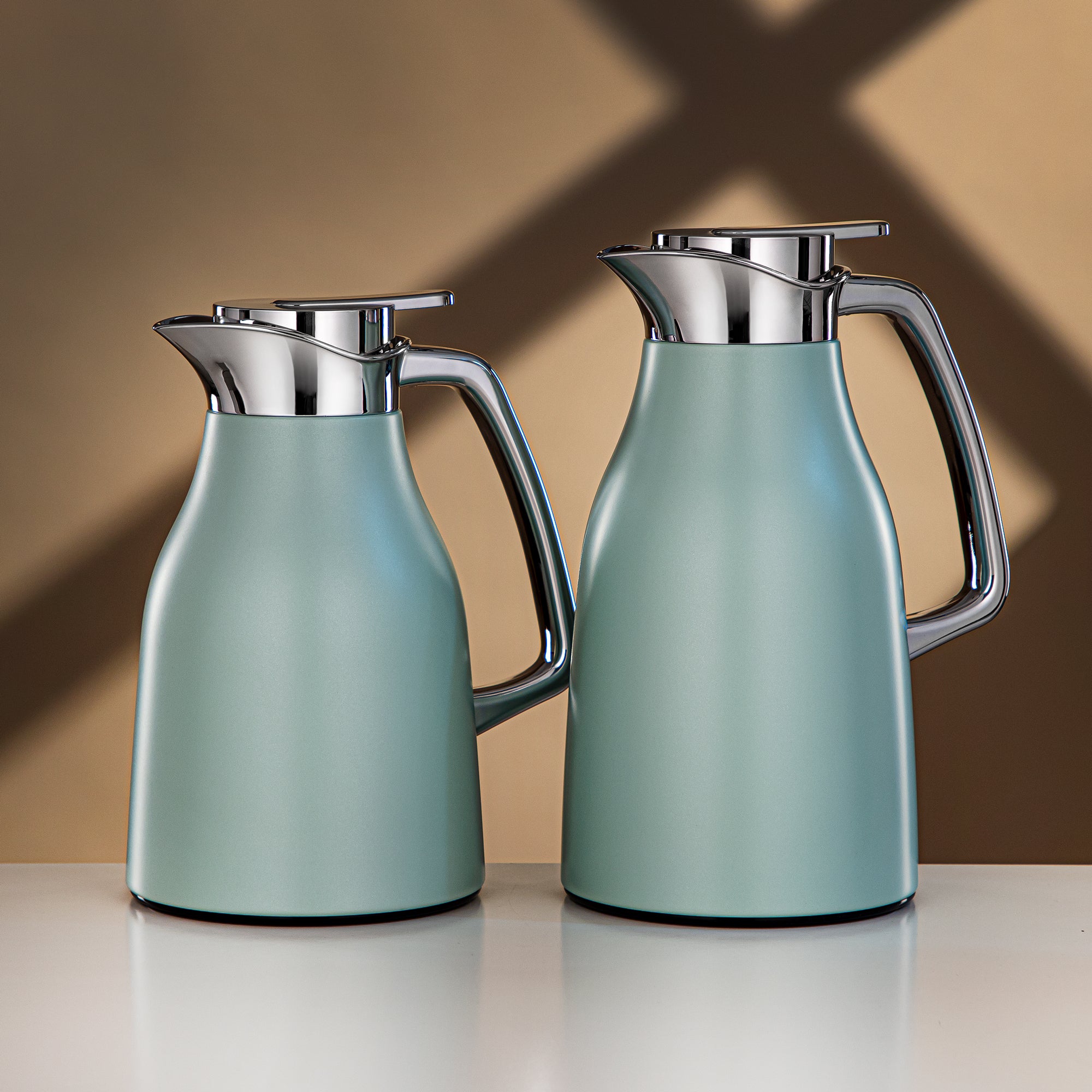 Almarjan Vacuum Flask Set Matt Green & Silver 0.7L + 1L (RGC-0700Q405YZC+1000Q405YZC) – Elegant Serving | Ramadan & Gatherings