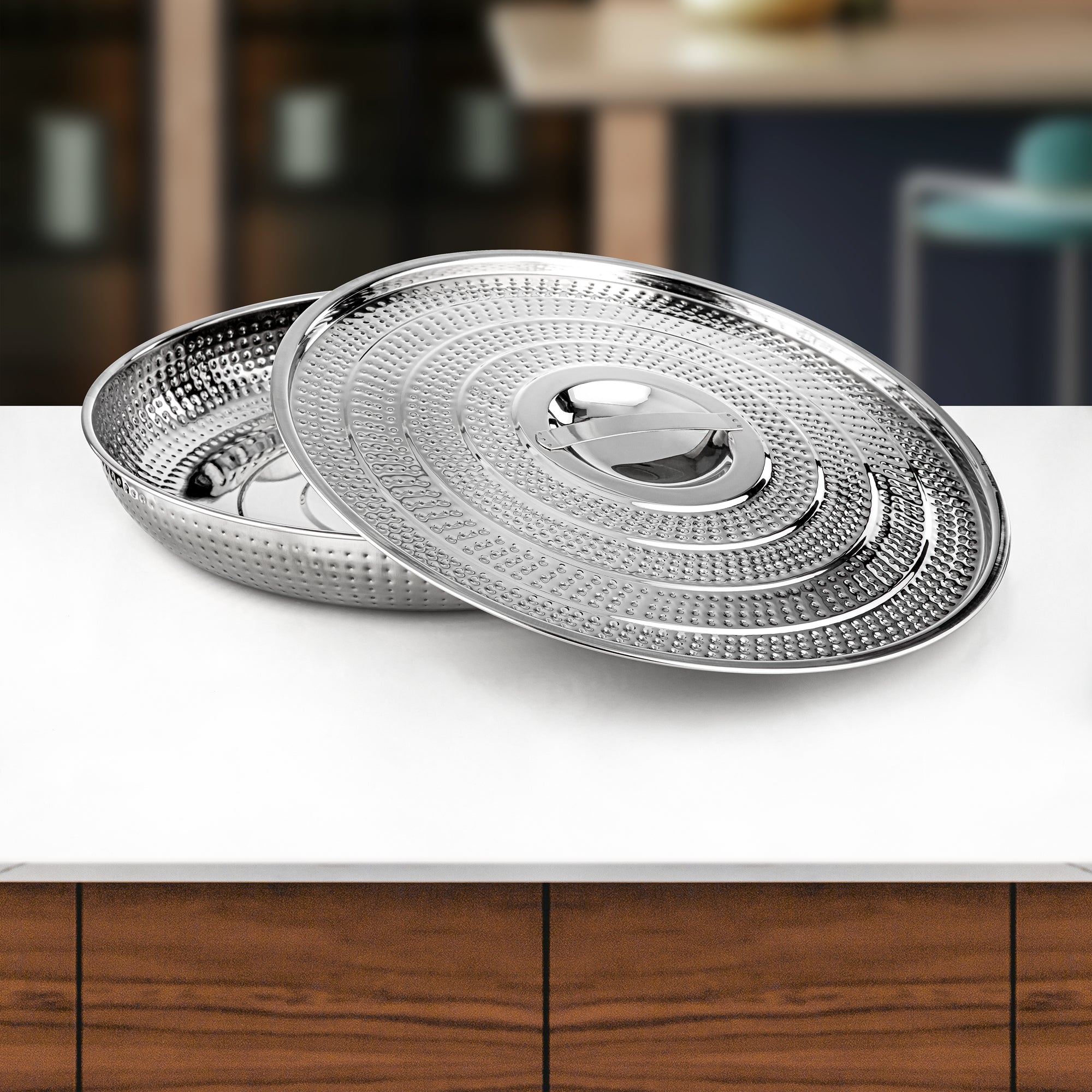 Almarjan Bread Tray with Cover Stainless Steel Hammered Mirror Finish 45 cm (H24M2) – Breakfast Serveware | Ramadan & Gatherings