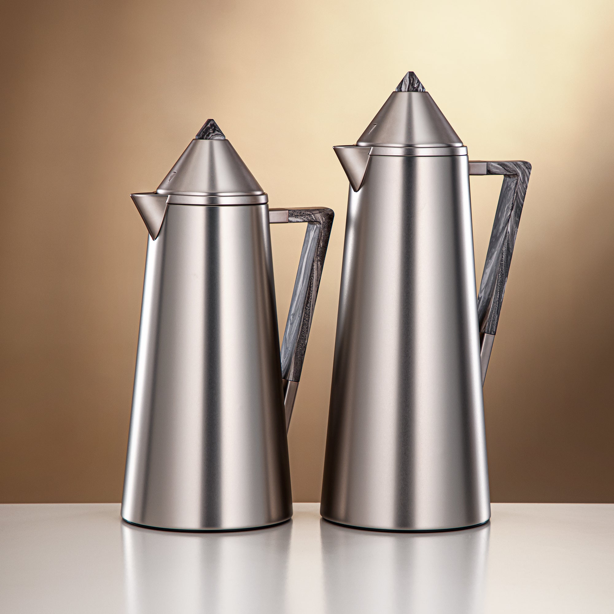 Almarjan Vacuum flask 0.7L + 1.0L Matt nickle & marble (FG818-070/100 MNI/BM)