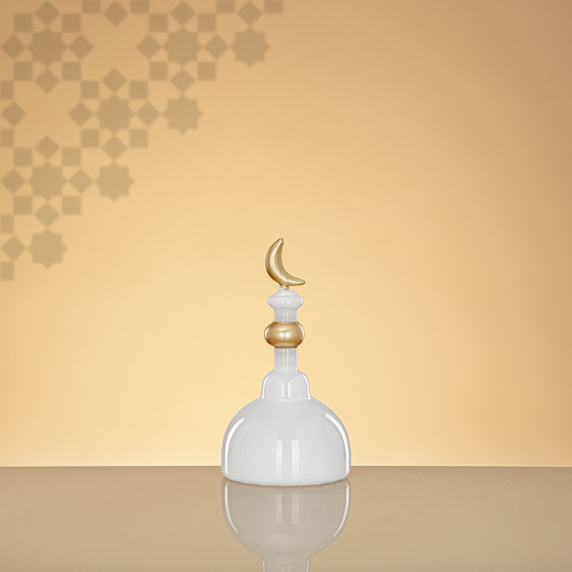 Almarjan Minaret Table Decoration 17cm x 9cm White with Golden Lines & Crescent Moon – Noor Al Layali