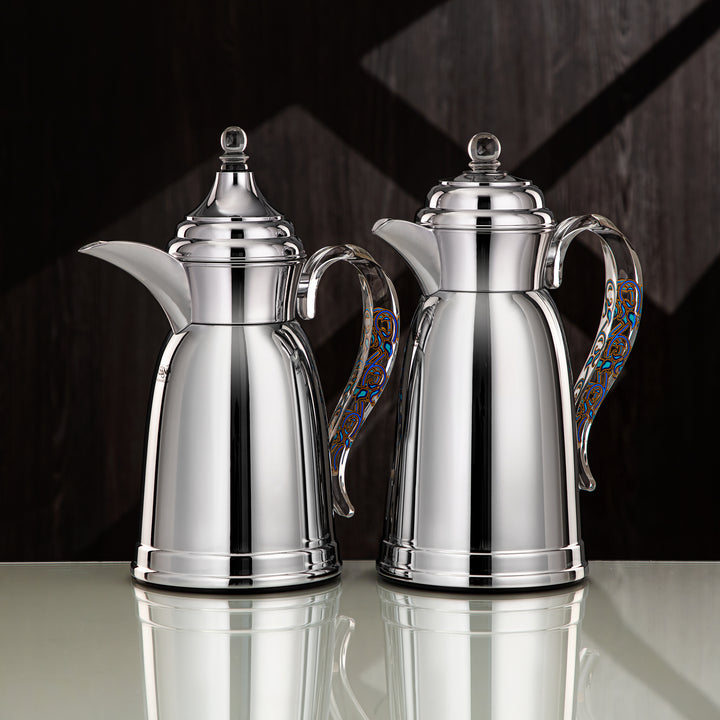 Almarjan Vacuum Flask Set for Tea & Coffee – Traditional Arabic Design, 0.7L & 1L, Silver Finish, Item #SM-2A29-070/100 C/BLU