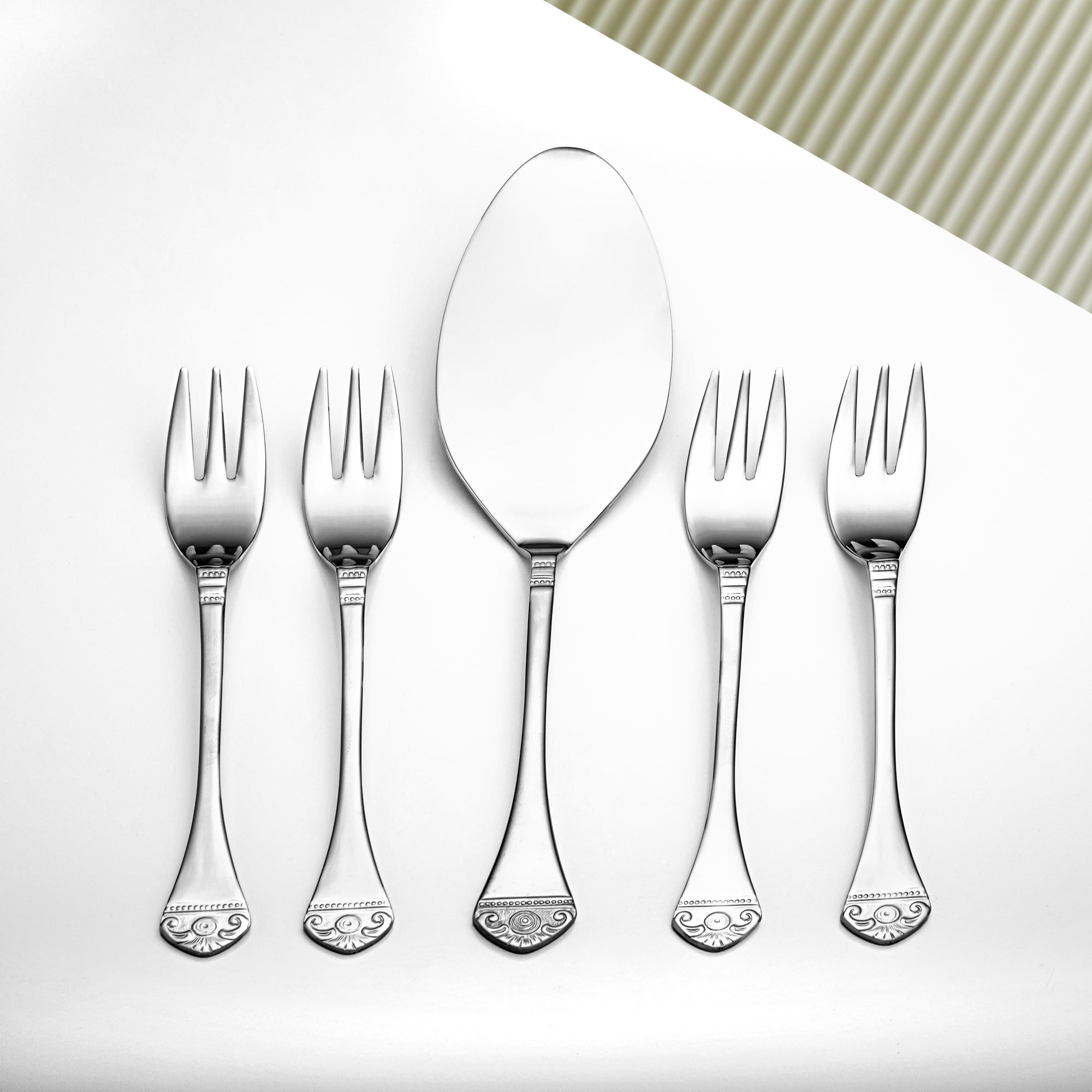 Almarjan 14 Pcs Lea Collection Stainless Steel Cake Set Silver - STS2051275